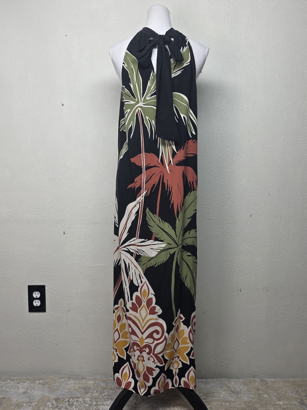 MSK Black Halter Maxi Dress with Tropical Palm Print - Picture 3 of 8